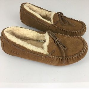 Ugg Dakota moccasin slippers chestnut